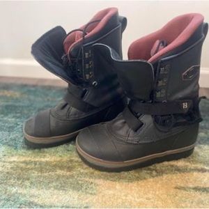 Burton women’s snowboarding boots